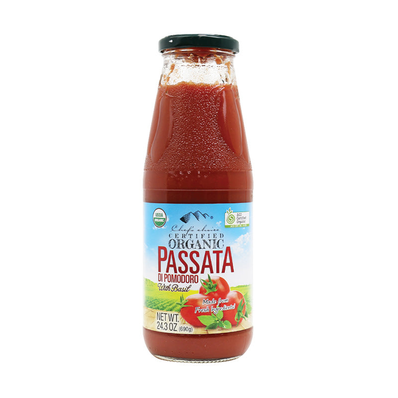 Organic passata di pomodoro with basil